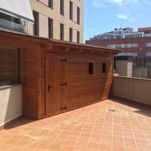 Cases de fusta per eines jardí